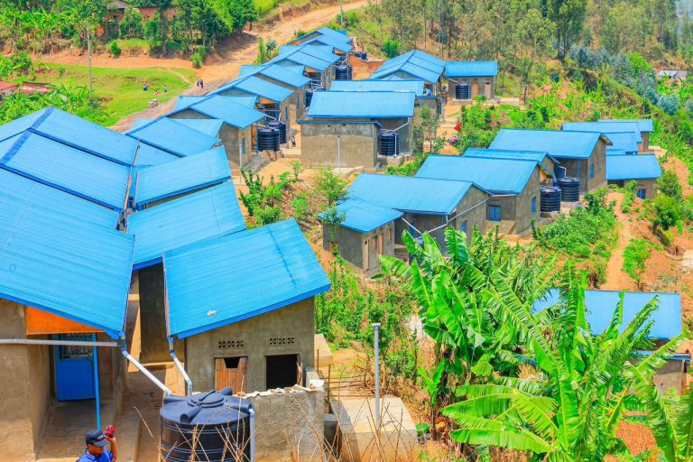 Inzu shya zisaga 3 000 zubakiwe abasenyewe n’ibiza mu Rwanda&nbsp;