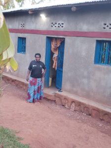 Kayonza: Ubuhinzi bw’umuceri bwamukuye mu nzu y’ibyatsi yiyubakira iya miliyoni 8 Frw