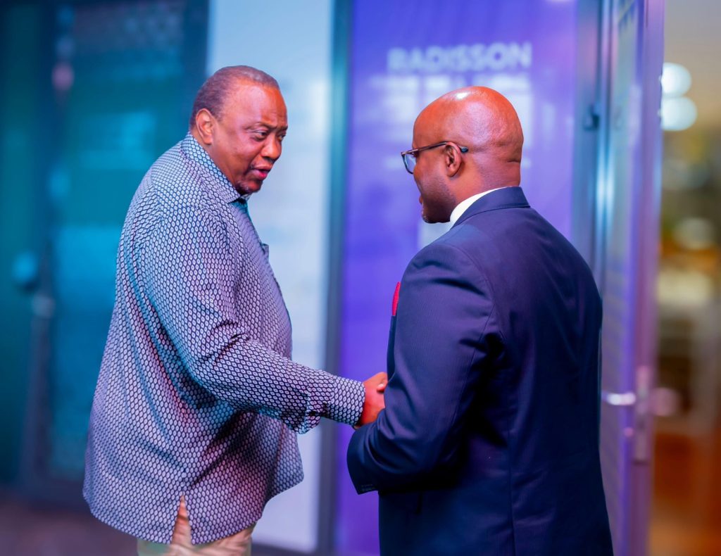 Minisitiri Nduhungirehe na Uhuru Kenyatta baganirye ku mutekano w’Akarere