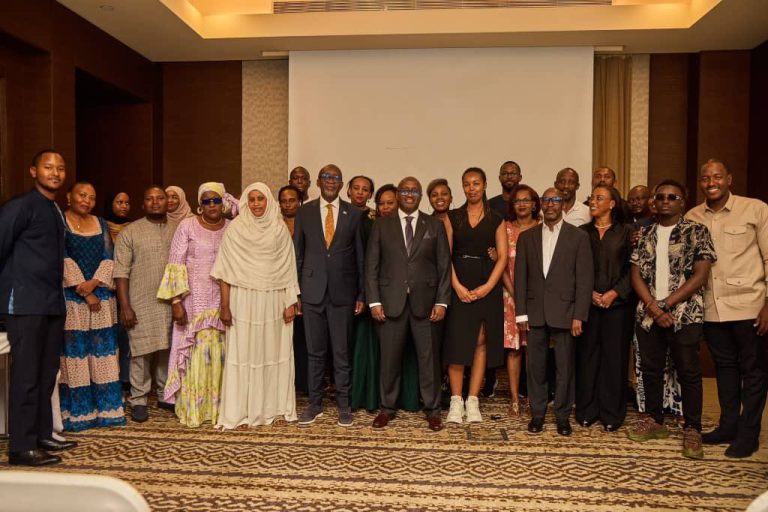 Minisitiri Amb. Nduhungirehe yahuye n’Abanyarwanda baba muri Mali