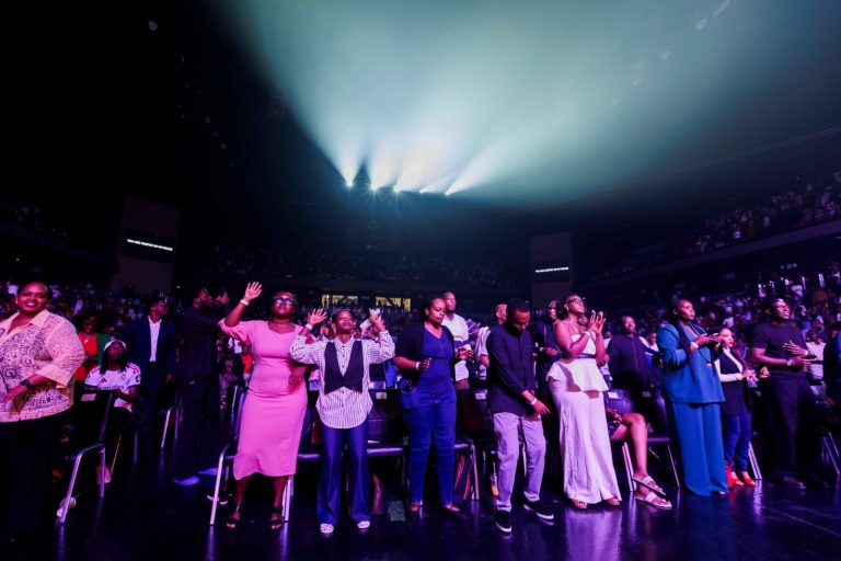 Israel Mbonyi, Joe Mettle mu bahembuye abitabiriye igitaramo ‘Praise Unlimited’