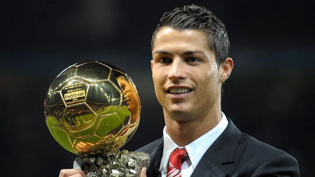 Ronaldo yahigitse Messi mu matora y’igihembo cyahize ibindi bya Ballon d’Or