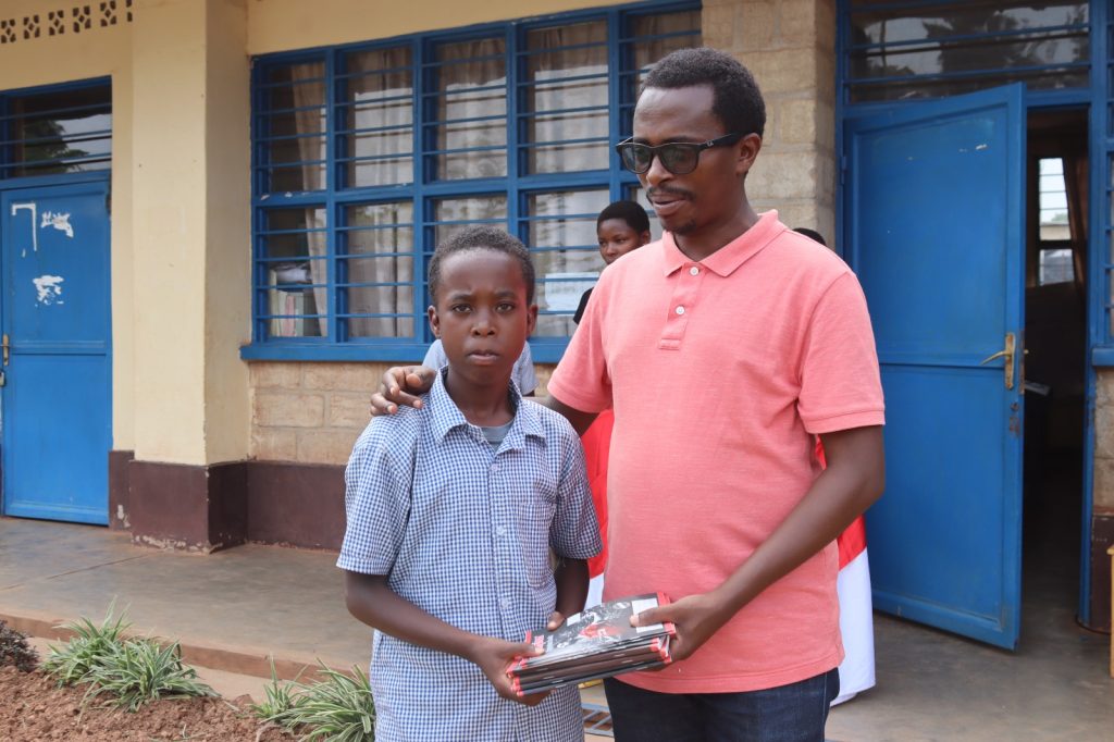 Nyarugenge: Abana 56 bitwaye neza mu biruhuko bahembwe amakayi