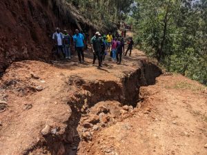 Rusizi: Baratabariza umuhanda ubahuza n’u Burundi ugiye gucikamo kabiri