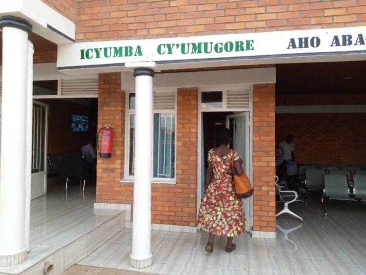 Ngoma: Abagenzi batungurwa n’ukwezi kw’abagore bubakiwe icyumba muri gare