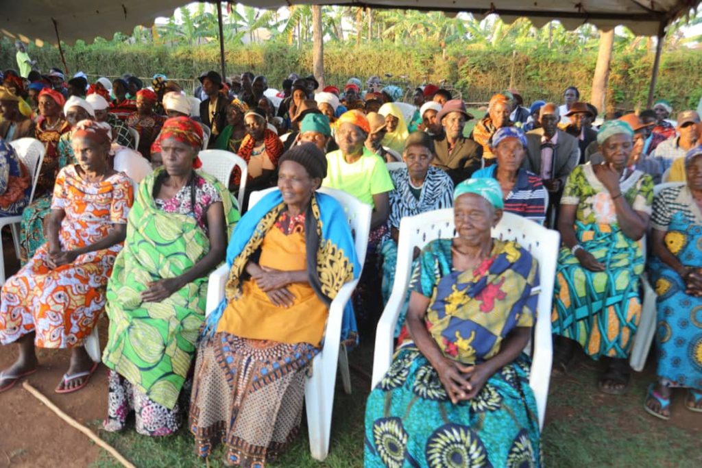 Kayonza: Abageze mu zabukuru basabwe gutoza abato umuco wo kwizigamira