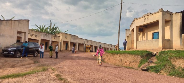 Muhanga: Abatuye i Jurwe umuriro ubanyura hejuru bo batawufite