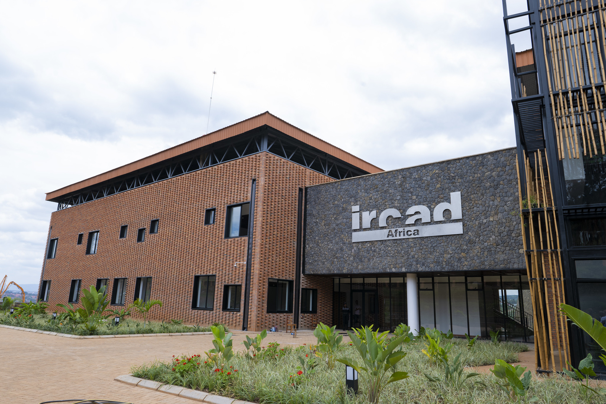 Imiterere ya IRCAD, ikigo cy’ubuvuzi kigezweho cyuzuye i Kigali