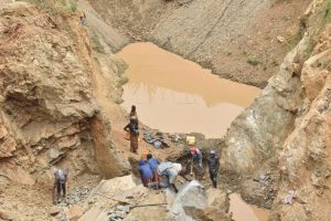 Musanze: Bacukura amabuye bakinjiriza abatabaha ibikoresho by’ubwirinzi